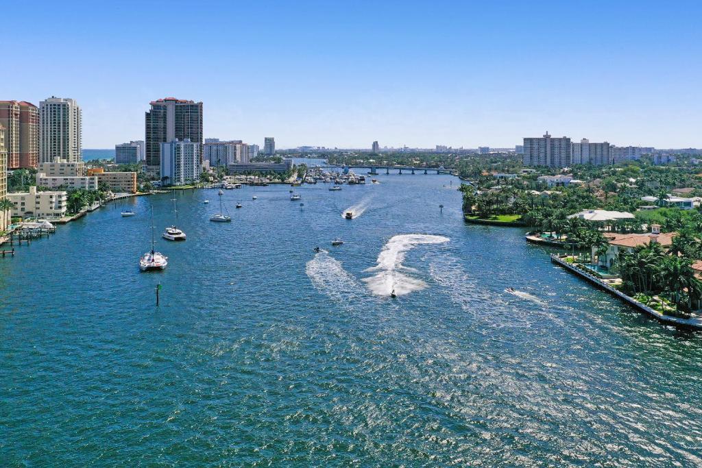 Fort Lauderdale Yacht and Beach Club 209 - photo 15