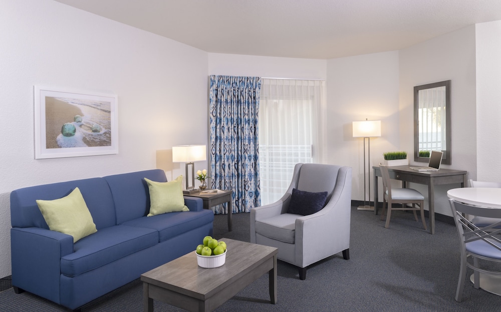 Beachfront Inn and Suites at Dana Point - photo 16