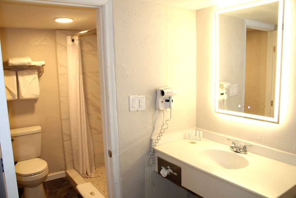 Baymont by Wyndham Front Royal Near Shenandoah National Park - photo 19