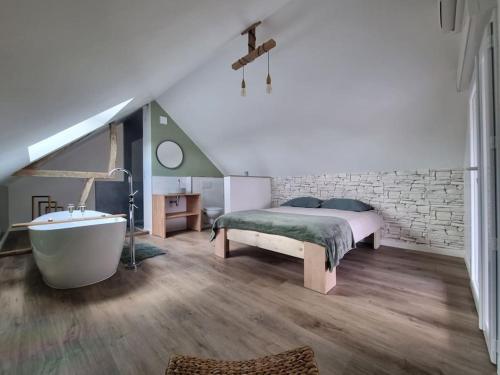 Les Terres de Marie Le Chene Et Le Hetre - last minute hotel in Unknown City
