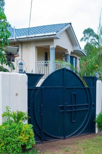 Forget your worries in this serene 5 Bedroom Villa