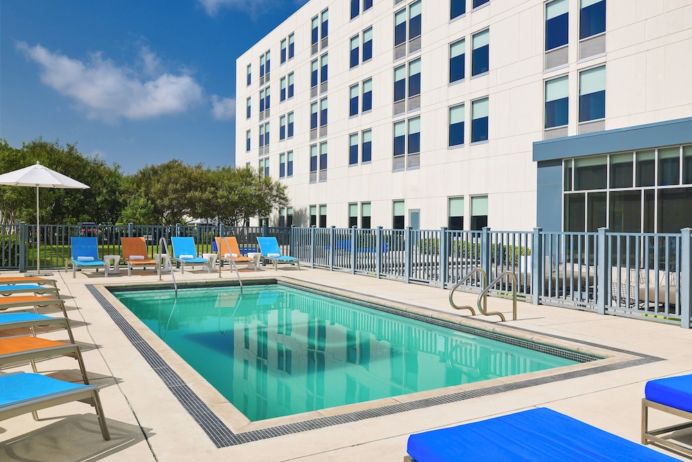 Aloft San Antonio Airport - photo 12