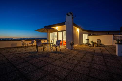 Last Apartment Milano — 4-Star Luxury Hotel in Cesano Boscone, Italy