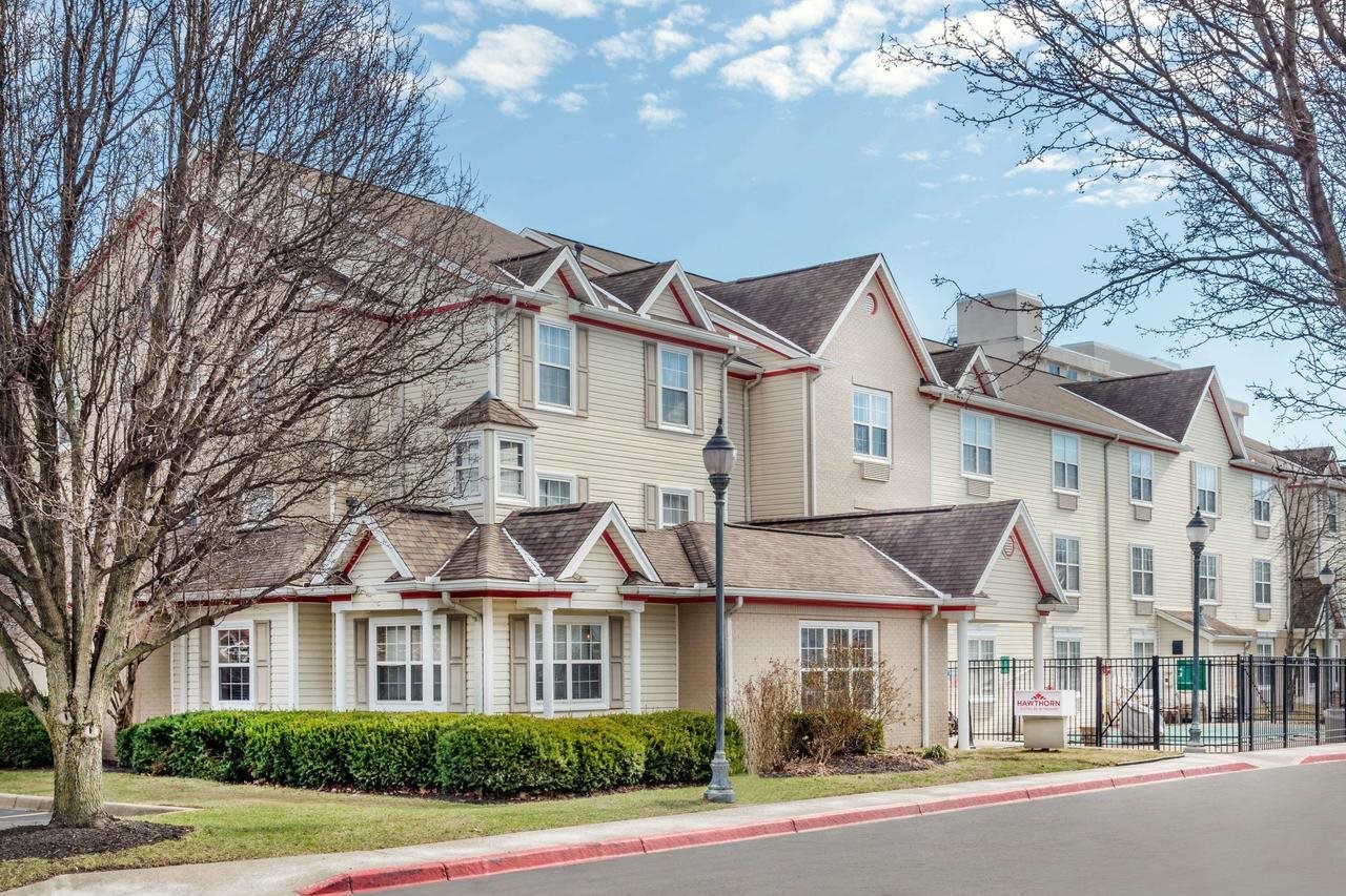 Hawthorn Suites by Wyndham Louisville North — hotel in Jeffersonville