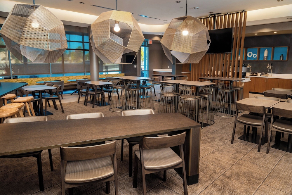SpringHill Suites by Marriott Newark Fremont - photo 23