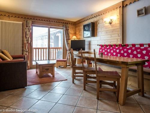 Apartment Roselend b01 — 4-Star Luxury Hotel in Saint-Jean-De-Maurienne, France
