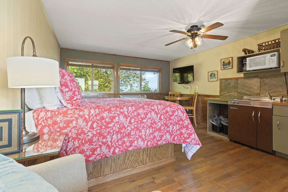 Beaver Lakeview Resort - photo 8