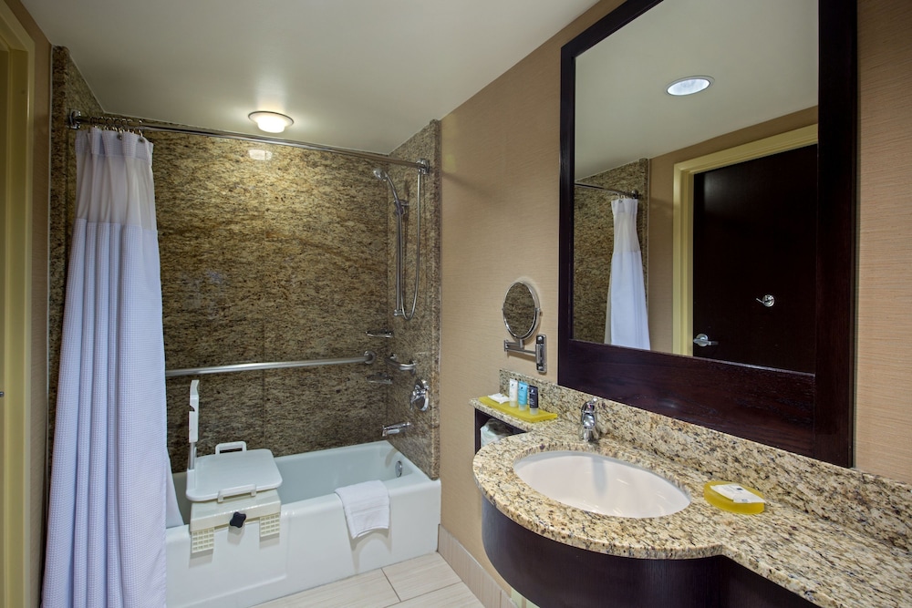 Crowne Plaza Lombard Downers Grove by IHG - photo 22