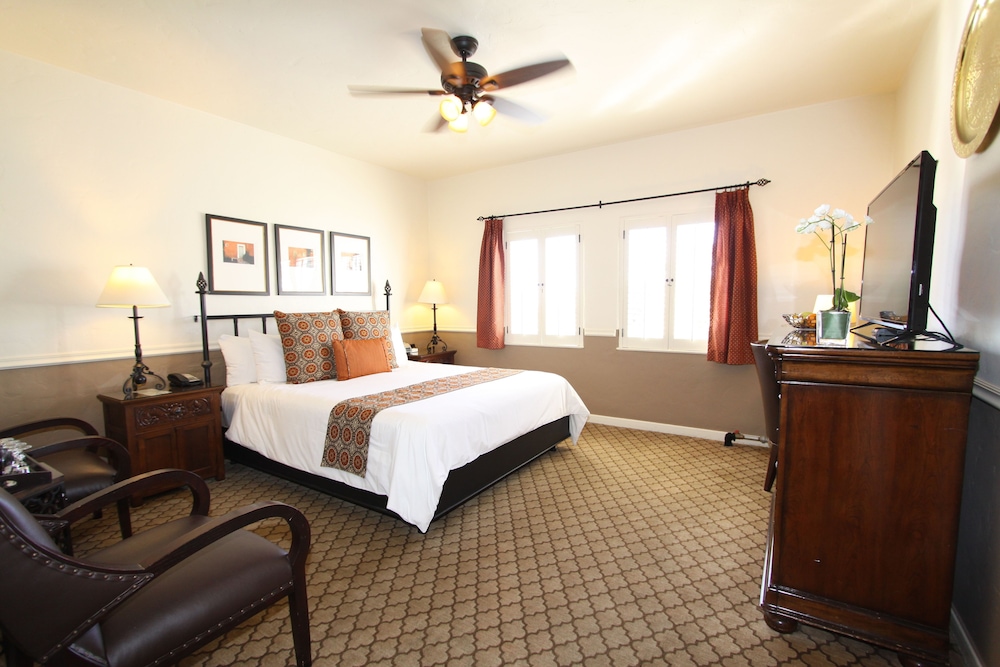 Cypress Inn - photo 15
