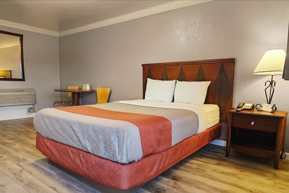 Motel 6 Canon City CO - photo 13