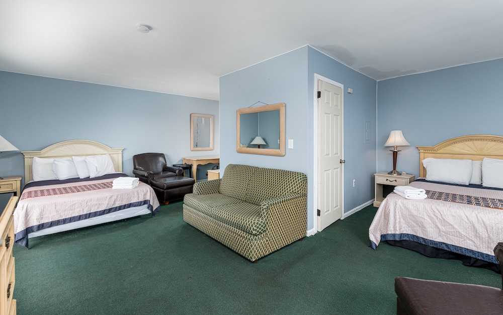 Hotel Charlee Villas by the Beach - photo 12