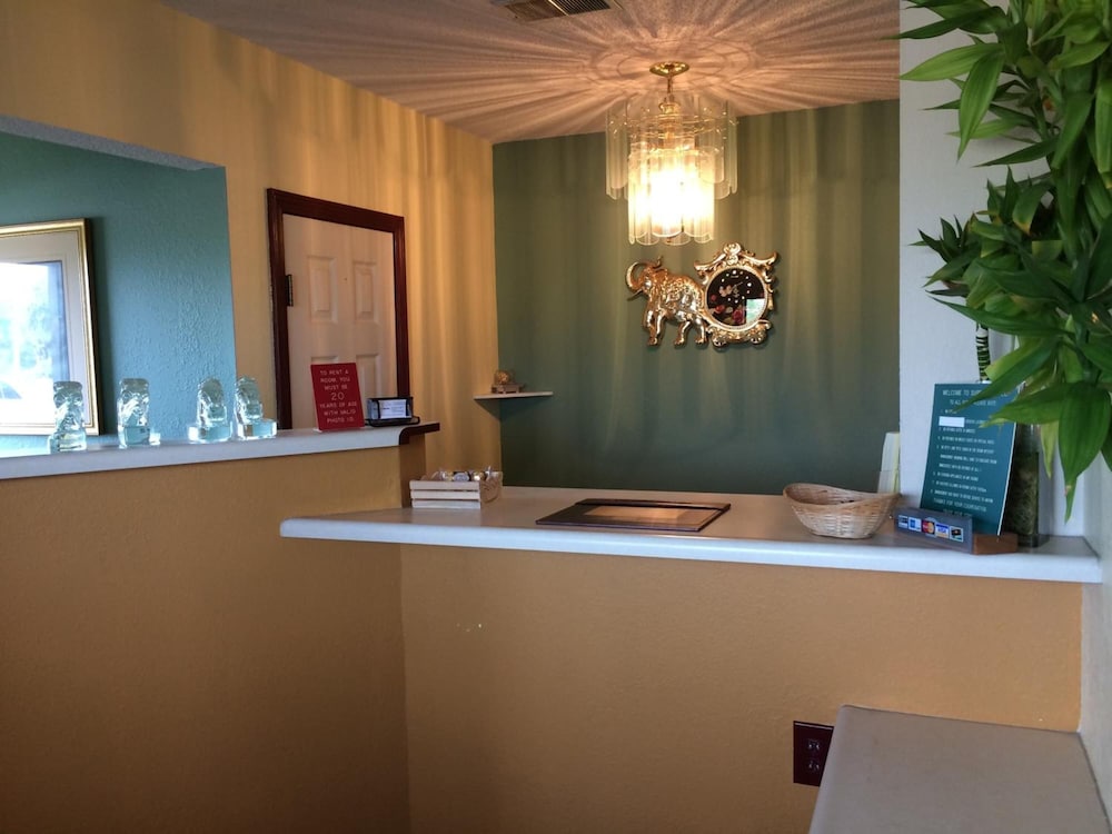 Super 7 Motel Sedalia - photo 3