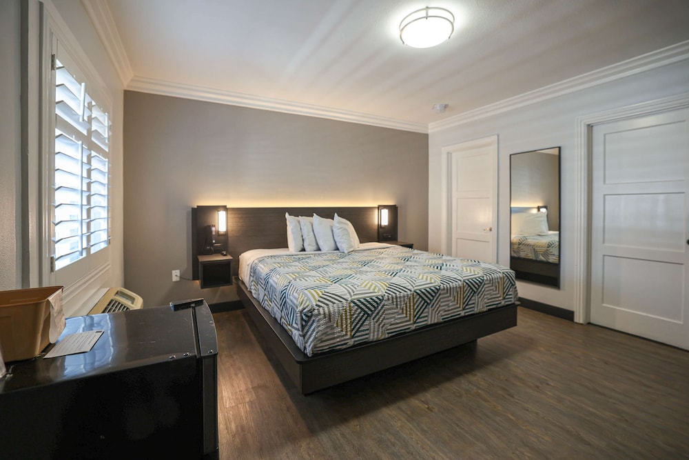 Motel6 Tustin CA Orange County - photo 14