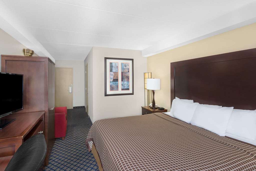 Days Inn by Wyndham Geneva Finger Lakes - photo 9