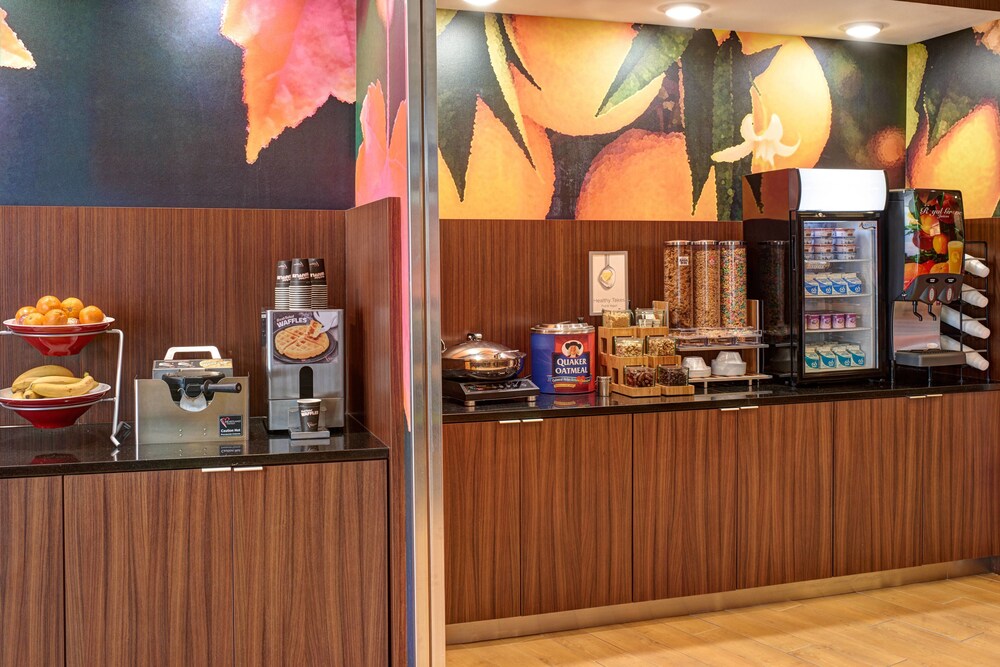 Fairfield Inn & Suites by Marriott Detroit Troy - photo 22
