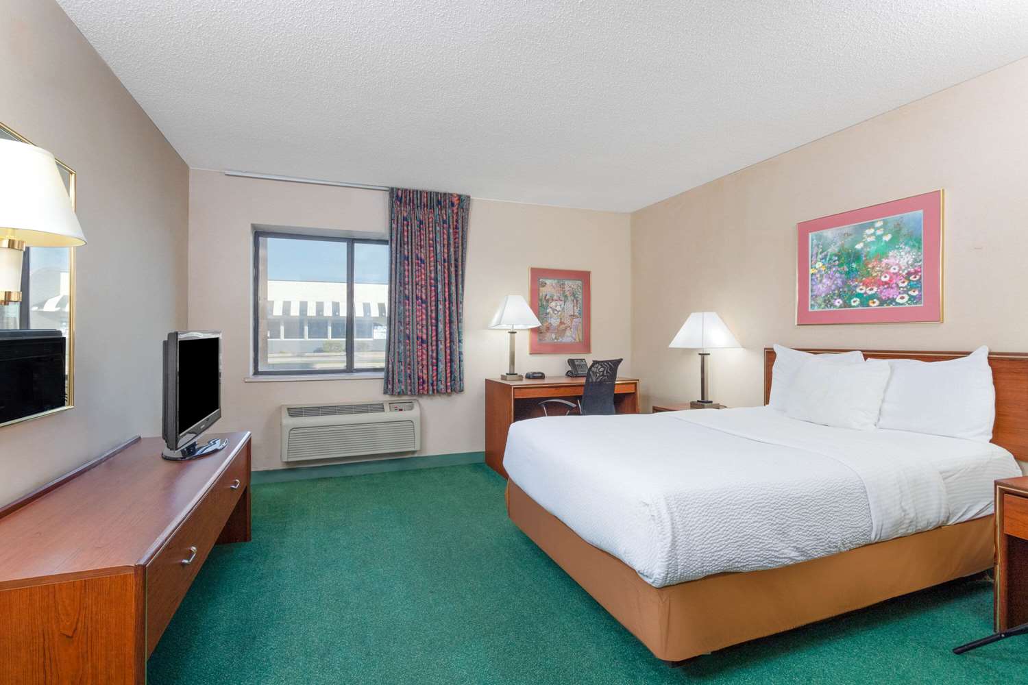 Norwood Inn & Suites Indianapolis East Post Drive - photo 8