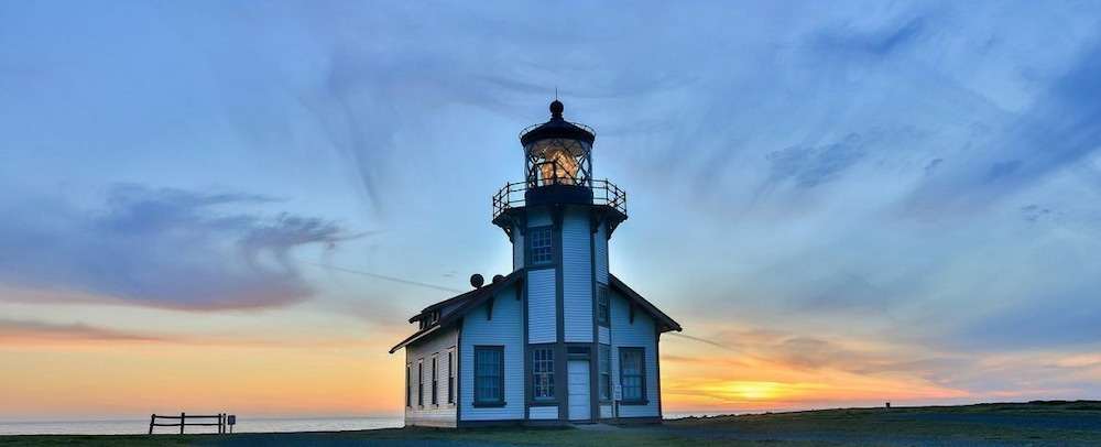 The Mendocino Hotel and Garden Suites - photo 20
