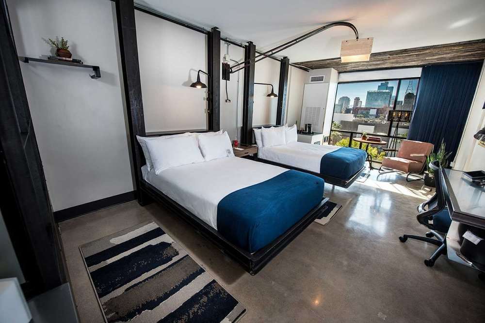 Foundre Phoenix - featured photo