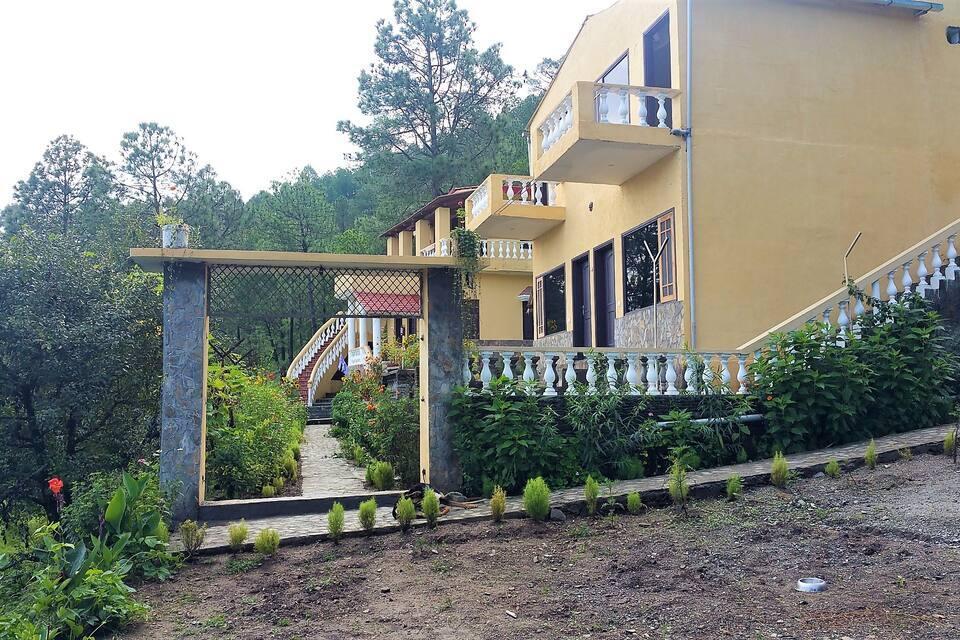 Hi Five Cottages in Ranikhet, India