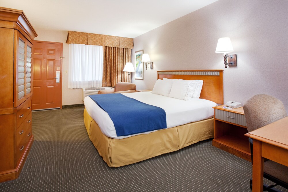 SureStay Plus Hotel Albuquerque I40 Eubanks - photo 6