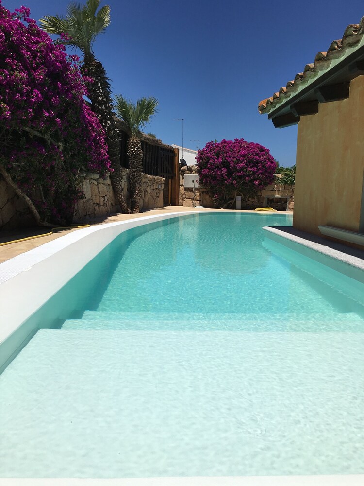 Villa Rosa — 4-Star Luxury Hotel in Loiri Porto San Paolo, Italy