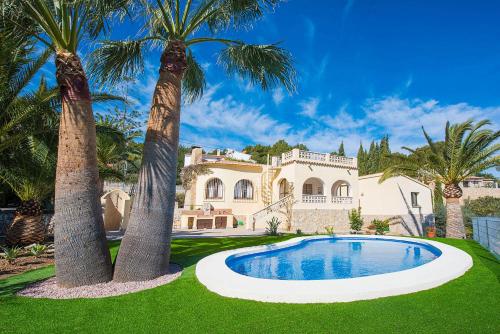 Villa Sabine PlusHolidays — 4-Star Luxury Hotel in Calp, Spain
