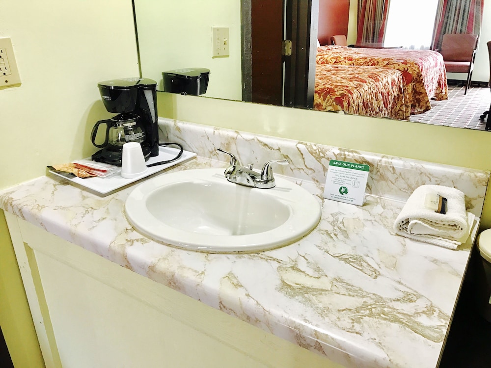 Greystone Motel - photo 13