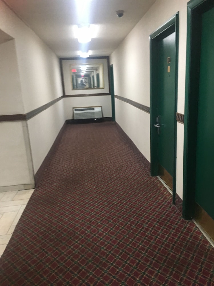 A Victory Hotel Southfield - photo 26