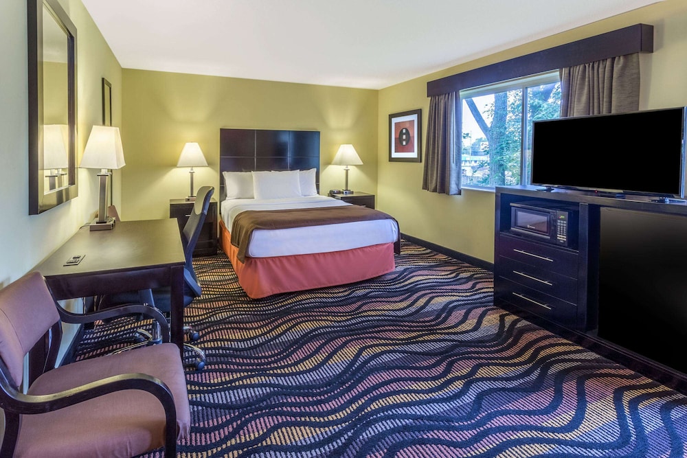 AmericInn by Wyndham Streator - photo 11