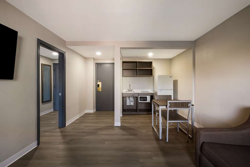 Suburban Studios Milwaukee Airport - photo 22