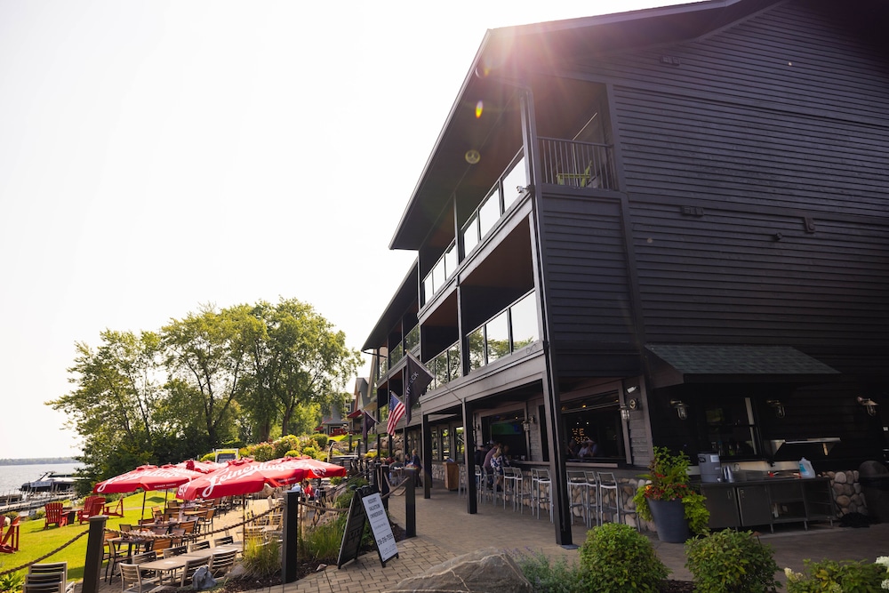 Quarterdeck Resort & Restaurant - photo 254