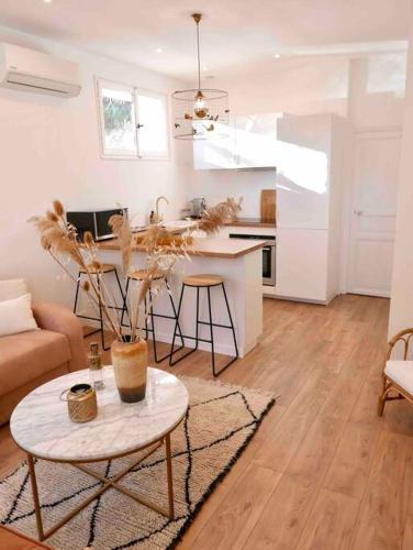 Chez Zize T2 Unique Roucas Blanc - last minute hotel in Marseille