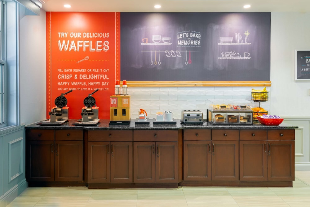 Hampton Inn Buffalo Williamsville - photo 39