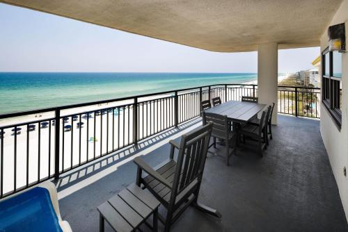 Nautilus 1701 Gulf Front 2 BR 2 BA Large Penthouse — 4-Star Luxury Hotel in Fort Walton Beach, United States