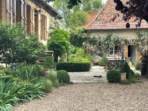 Les Jardins Des Soussilanges — hotel in Lapalisse