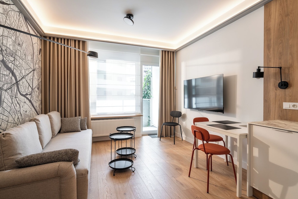 RentPlanet Kępa Mieszczańska II — 4-Star Luxury Hotel in Wroclaw, Poland