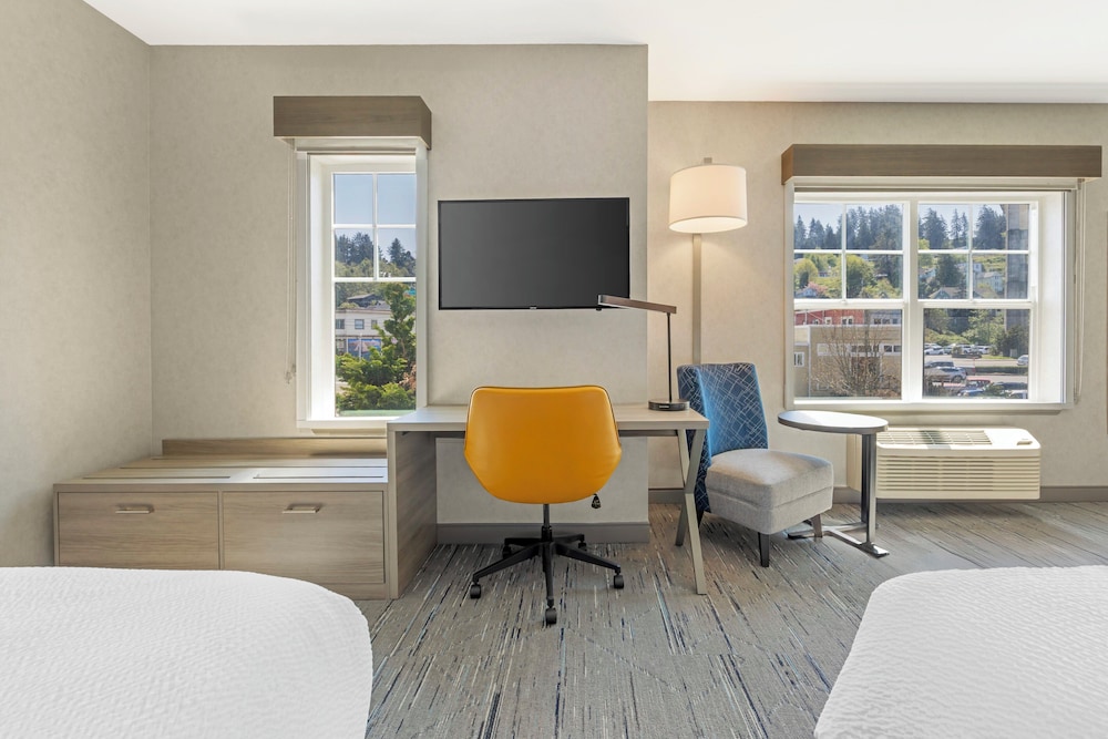 Holiday Inn Express & Suites Astoria by IHG - photo 65