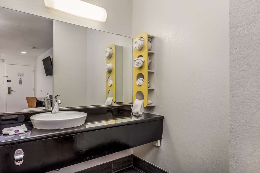 Motel 6 Westley CA - photo 18