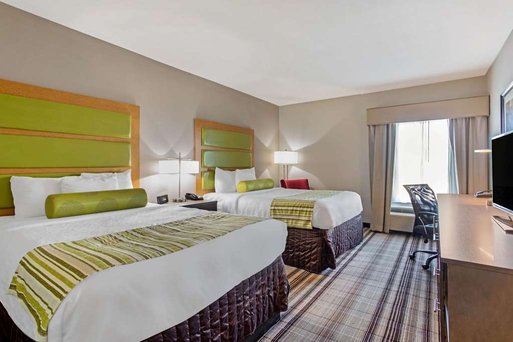 La Quinta Inn & Suites by Wyndham Paducah - photo 26