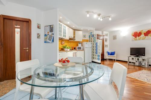 Casa Querida Central and Elegant Flat — 4-Star Luxury Hotel in Naples, Italy