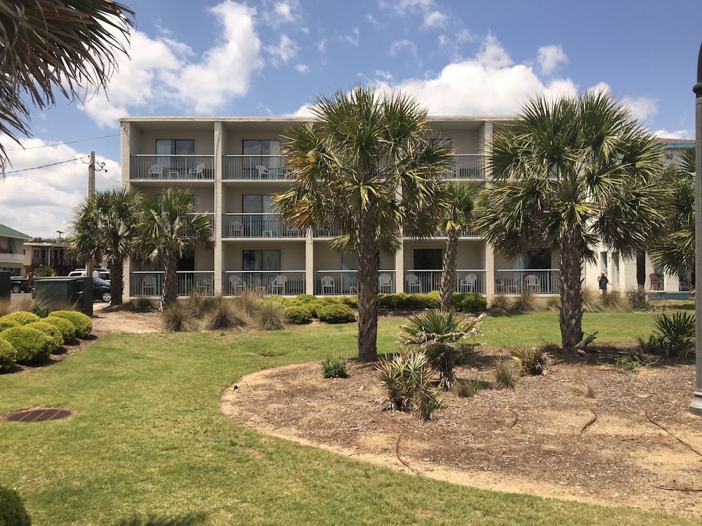 Admiral Motor Inn - last minute hotel in Myrtle Beach