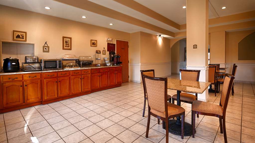 Best Western Plus Bass Hotel & Suites - photo 17
