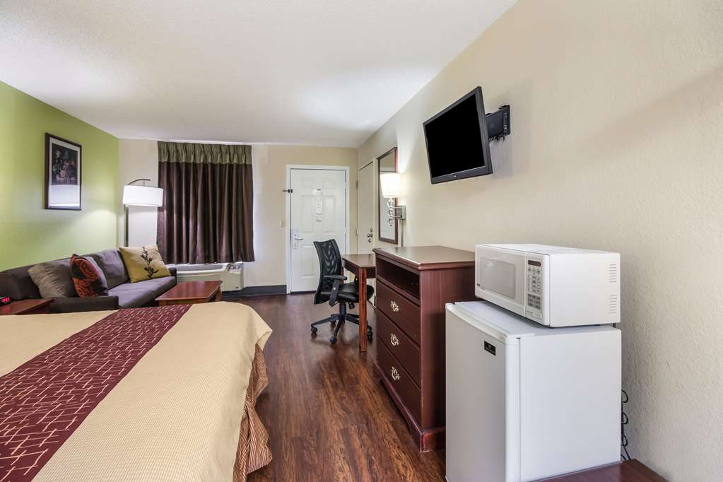 Rodeway Inn Bolivar - photo 10