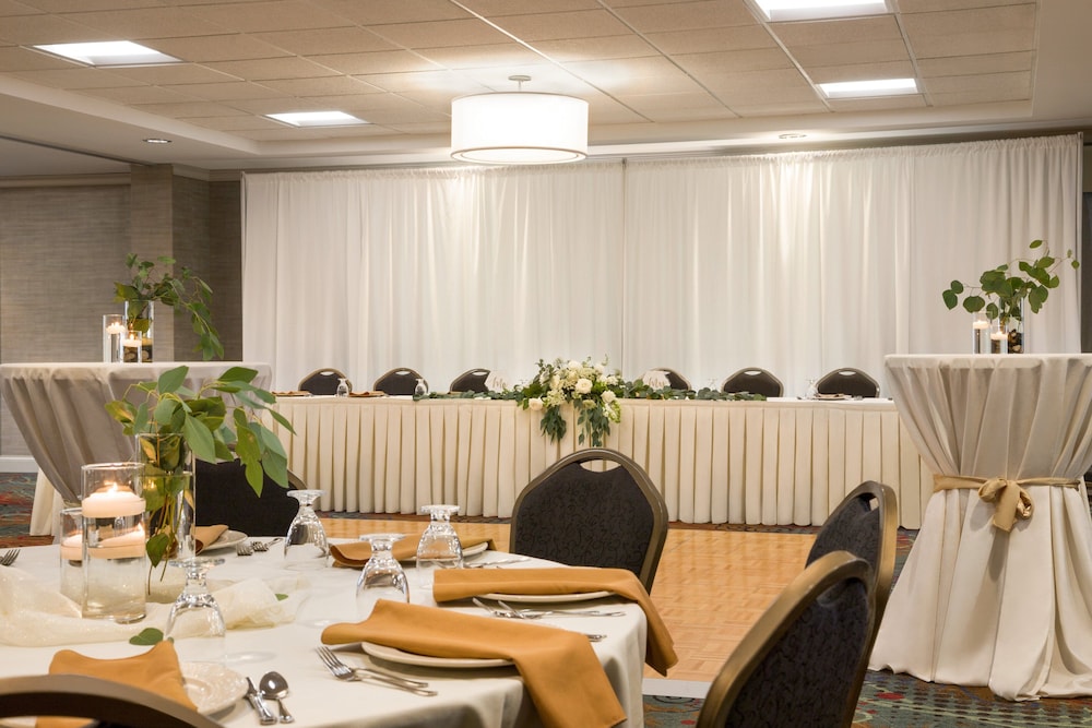 Holiday Inn Hotel & Suites Council Bluffs I 29 by IHG - photo 44