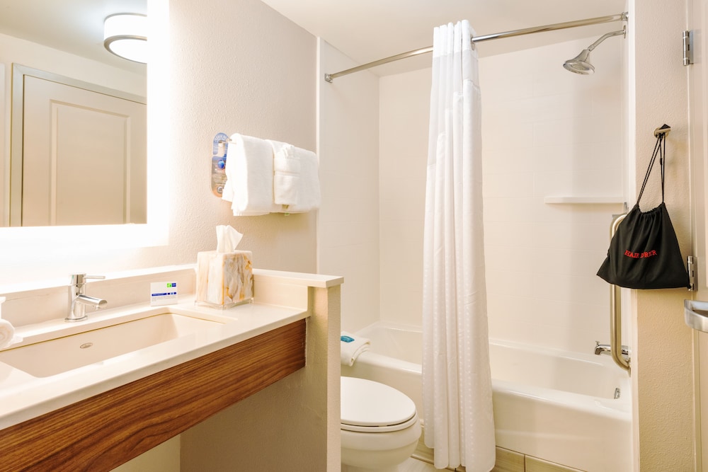 Holiday Inn Express Charleston by IHG - photo 16