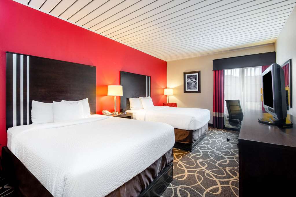 La Quinta Inn & Suites by Wyndham Elkview Charleston NE - photo 24
