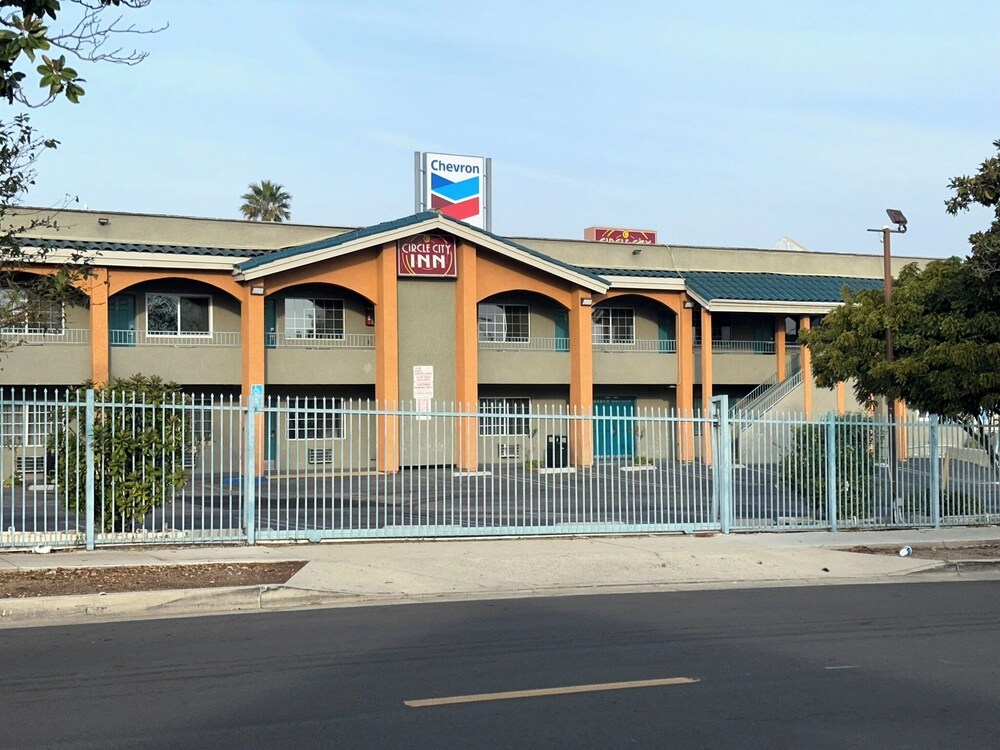 Americas Best Value Inn Corona - photo 49