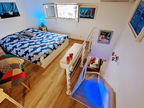 Cannes Croisette Suquet Duplex 4 P in Cannes, France