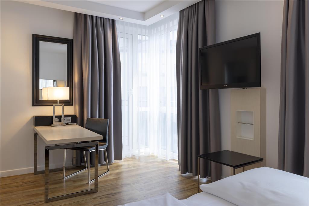 Scandic Berlin Kurf rstendamm Superior room