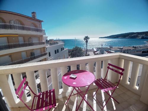 Le Manege Vue Panoramique in Cassis, France